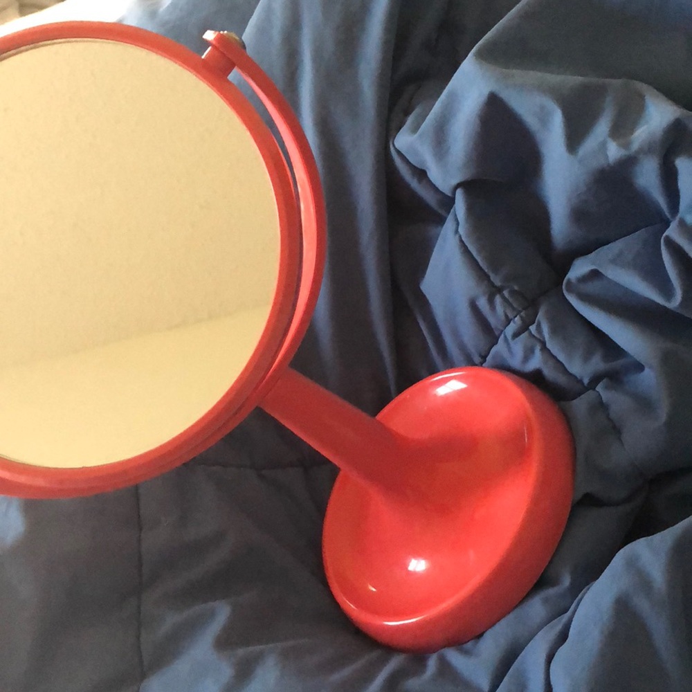 pink mirror